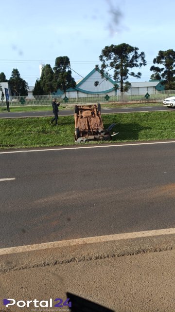 Capotamento na BR-277 mobiliza equipes de resgate no Oeste do Paraná