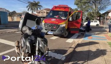 Colisão entre carro e moto elétrica deixa homem ferido em cruzamento urbano