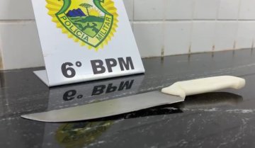 Com uma faca, homem é preso após ameaçar a companheira no Santa Felicidade