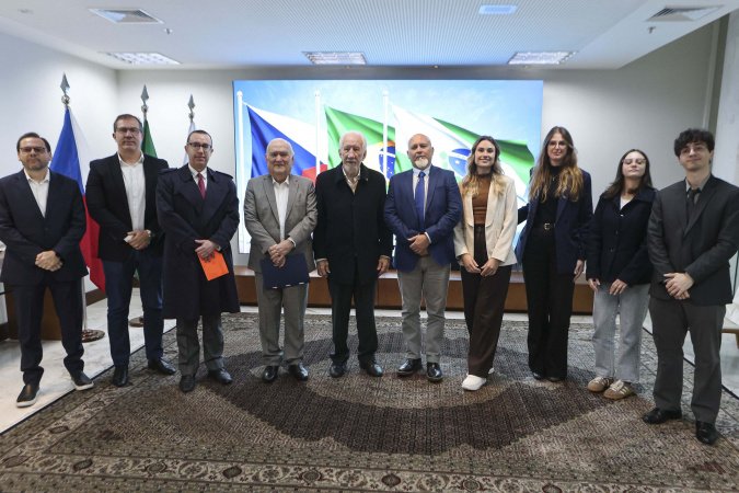 Paraná apresenta ambiente de negócios a empresas tchecas em encontro no Palácio Iguaçu