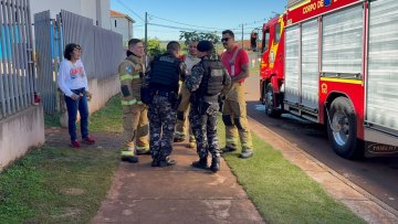 Discussão entre casal termina com colchão incendiado no Riviera