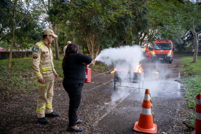 4,9 mil servidores da Educação recebem treinamento para atuar como brigadistas