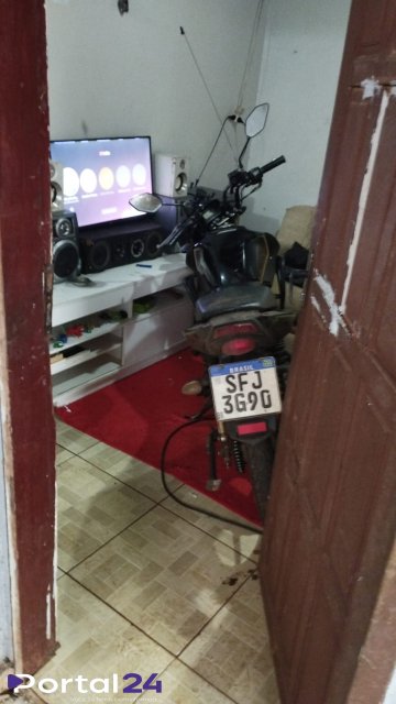 Dupla é presa em flagrante após furtar motocicleta no Shopping West Side