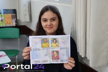clima de Copa do Mundo chega às salas de aula e álbum de figurinhas vira ferramenta de ensino em Cascavel