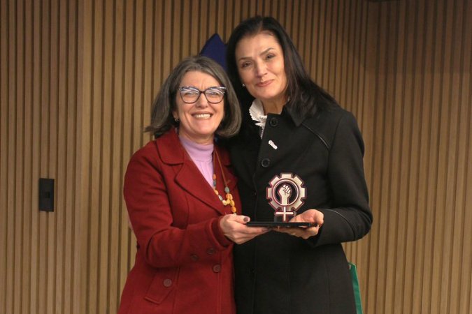Gerente de Recursos Hídricos da Sanepar vence Prêmio Mulher InspirAÇÃO 2026 do Senge-PR