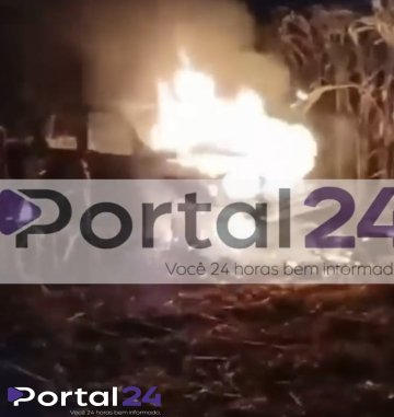 Hilux é encontrada completamente incendiada em área rural no Oeste do Paraná