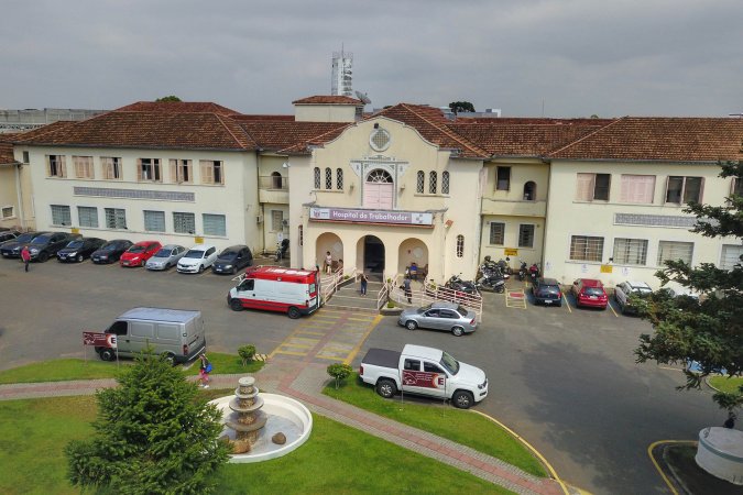 Governador mobiliza aeronave do Estado para trazer polilaminina a paciente de Curitiba