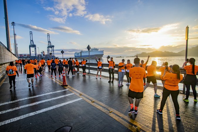 4ª Corrida do Porto bate recorde de público e reúne atletas de 15 estados brasileiros