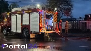 Incêndio atinge residência abandonada no Centro de Cascavel