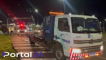 Motociclista fica ferido após colisão com carro no Trevo Cataratas, em Cascavel