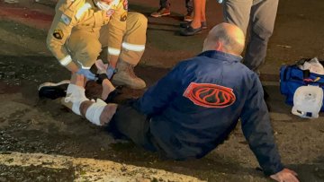 Motociclista fica ferido em colisão no Universitário