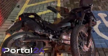 Motociclista fica gravemente ferido após colisão com carro na Avenida Carlos Gomes, em Cascavel