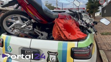 Motociclista sem CNH e com quase R$ 5 mil em débitos tem moto apreendida em Cascavel