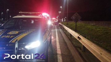 Motorista morre após carro atingir traseira de caminhão na BR-376, em Guaratuba