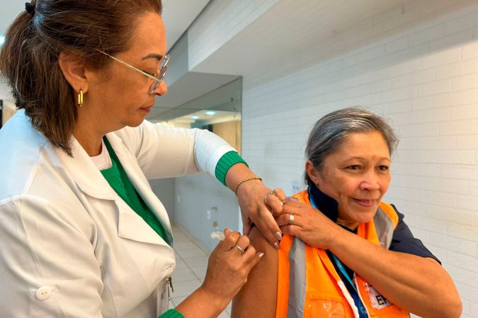 Paraná ultrapassa 2 milhões de doses aplicadas contra a gripe e ocupa 5º lugar no Brasil