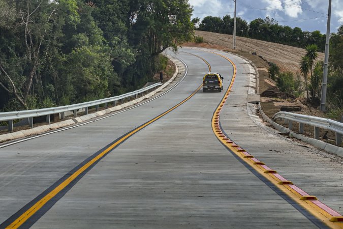 Paraná chega a quase mil quilômetros de rodovias e novas estradas em concreto