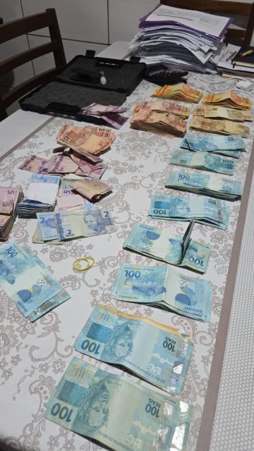 PF deflagra Operação Vietato contra rede de contrabando de cigarros na Grande Curitiba