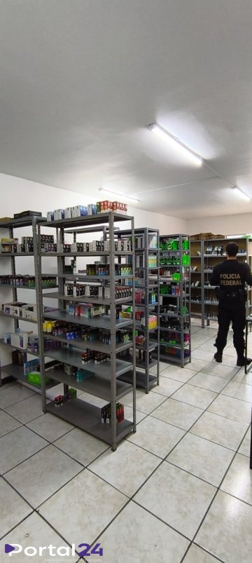 Polícia Federal realiza Operação Nubes contra comércio ilegal de cigarros eletrônicos em Curitiba
