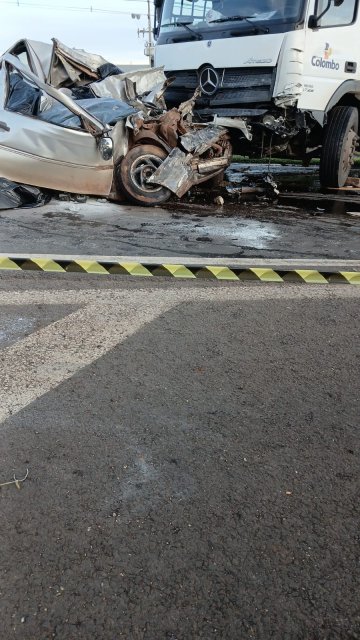 Três morrem em grave acidente na BR-277