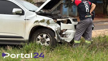 Acidente de trânsito deixa mulher ferida no cruzamento das ruas Paricis e Tupinambás