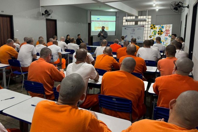 Aula magna abre atividades de ensino superior a mais de 400 apenados no Paraná