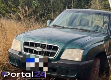 Caminhonete furtada é localizada abandonada em estrada rural de Cascavel