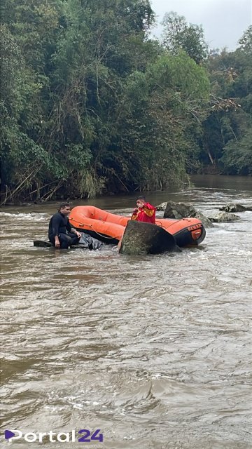 Criança desaparecida após carro cair de ponte em Rio Bonito do Iguaçu é encontrada sem vida
