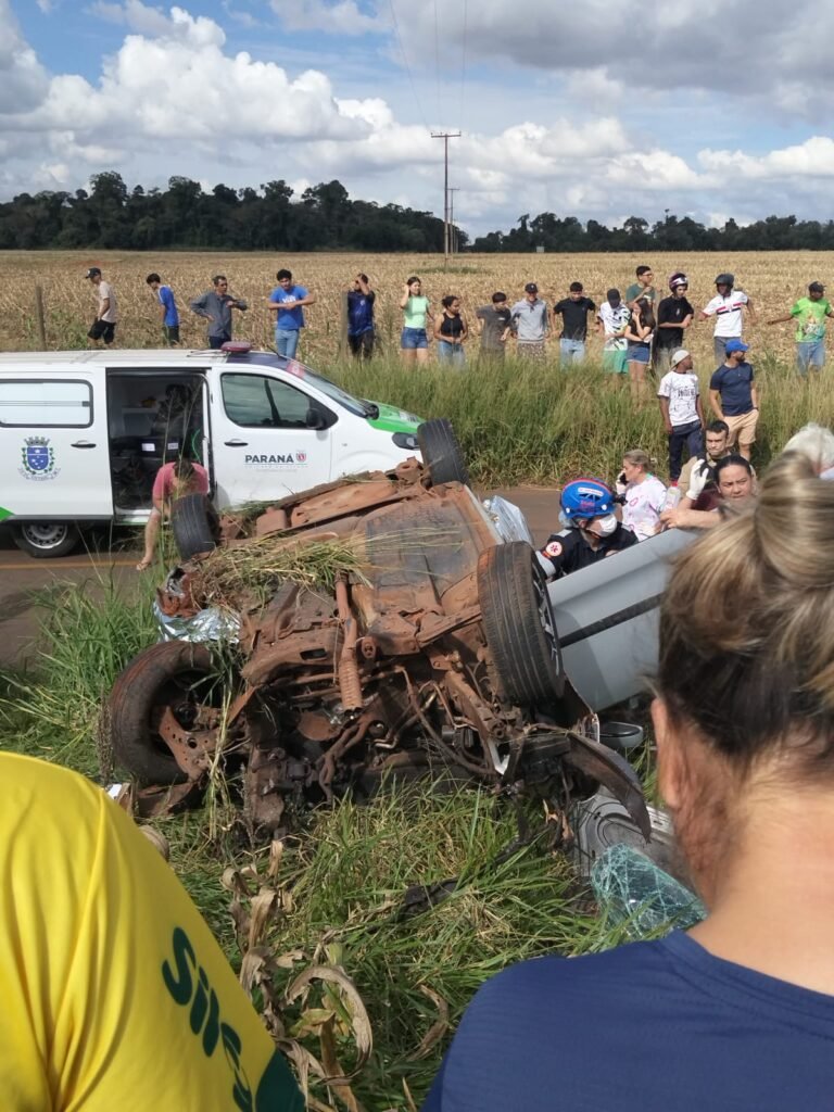 Grave colisão entre carro e caminhão deixa três mortos e mobiliza helicóptero aeromédico em Alto Piquiri