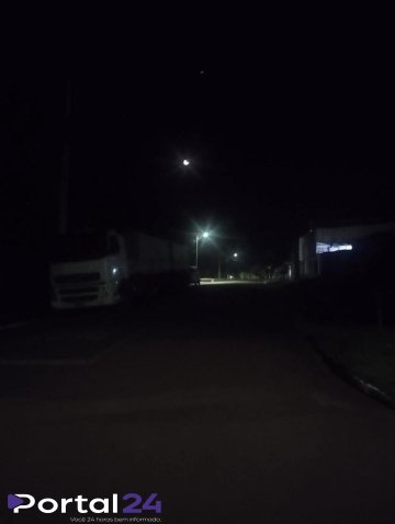 Moradores cobram solução para falhas na iluminação da Rua Amambai em Santa Tereza do Oeste