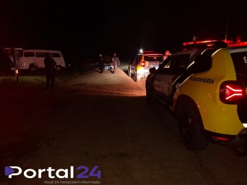 Motociclista morre e passageiro fica ferido em grave colisão entre moto e Kombi na PR-340
