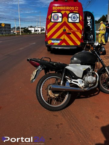 Motociclista sofre contusão mental após bater na traseira de caminhão em Cascavel