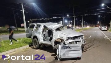 Motorista fica preso às ferragens após colisão entre utilitários em Apucarana