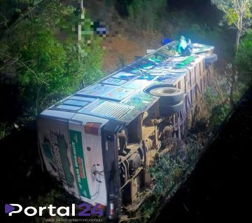 Ônibus cai de ponte no Rio Grande do Sul e mobiliza grande operação de resgate