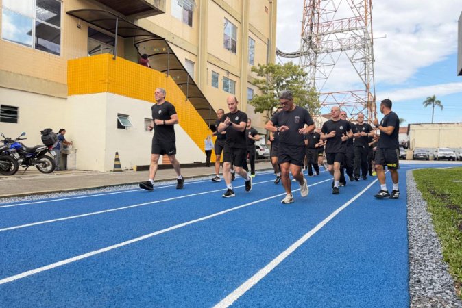 Treinamento e formação: PMPR inaugura pista de atletismo com padrão internacional