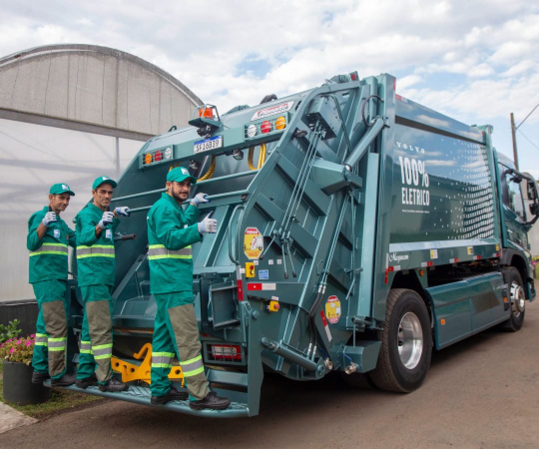 Com 98,9% dos domicílios urbanos atendidos, Paraná tem maior taxa de coleta de lixo do Brasil