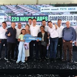 Governador entrega 220 casas em Ponta Grossa com investimento do Casa Fácil