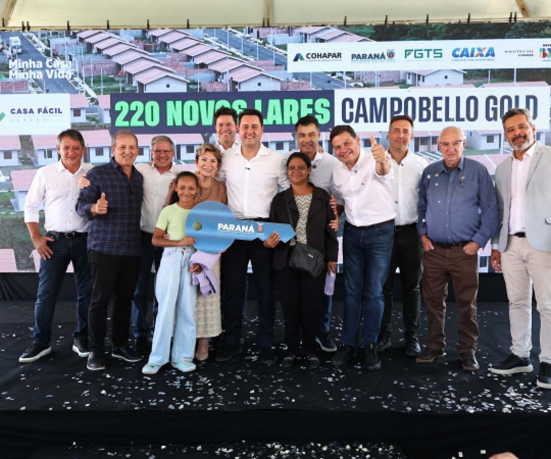 Governador entrega 220 casas em Ponta Grossa com investimento do Casa Fácil