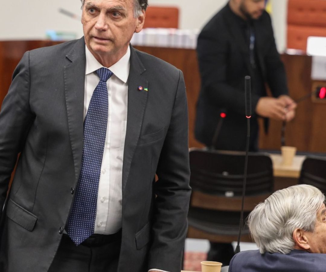 Recurso de Bolsonaro cita cerceamento da defesa e pede revisão de pena