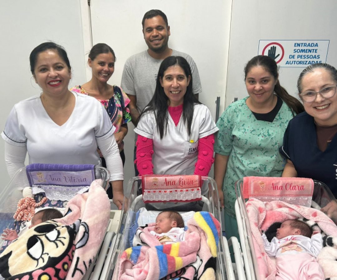 Hospital estadual celebra recuperação de trigêmeas após 24 dias de cuidados intensivos