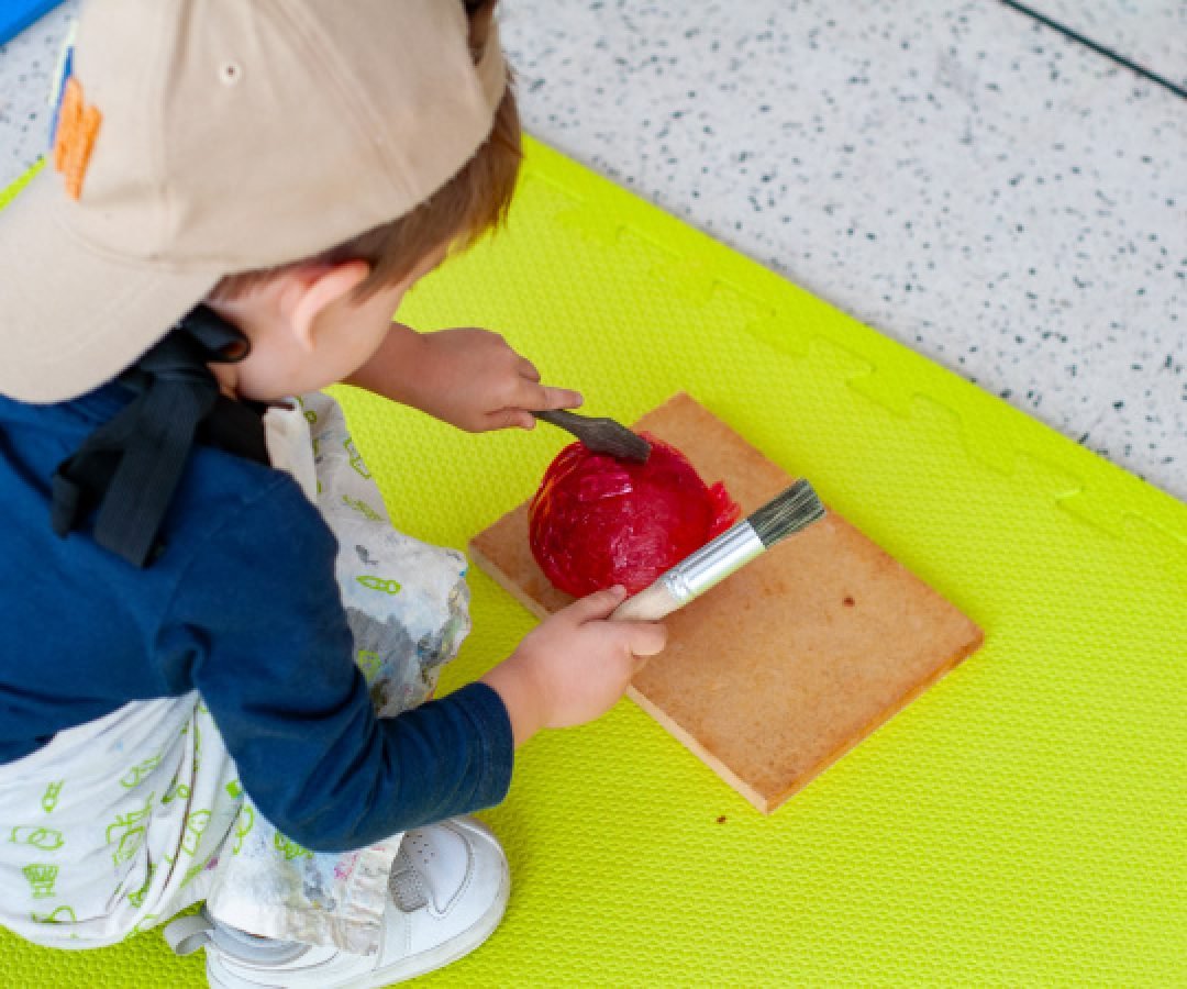 Museu Oscar Niemeyer promove oficina para bebês de 12 a 24 meses no mês de março