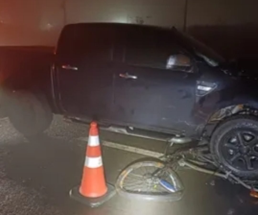 Ciclista de 31 anos morre após ser atingido por caminhonete na BR-369, entre Arapongas e Apucarana