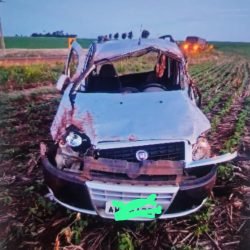 Mulher fica ferida em acidente entre caminhão e Doblô na PR-182, em Maripá