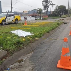 Mulher de 28 anos é morta a tiros no bairro Abranches, em Curitiba