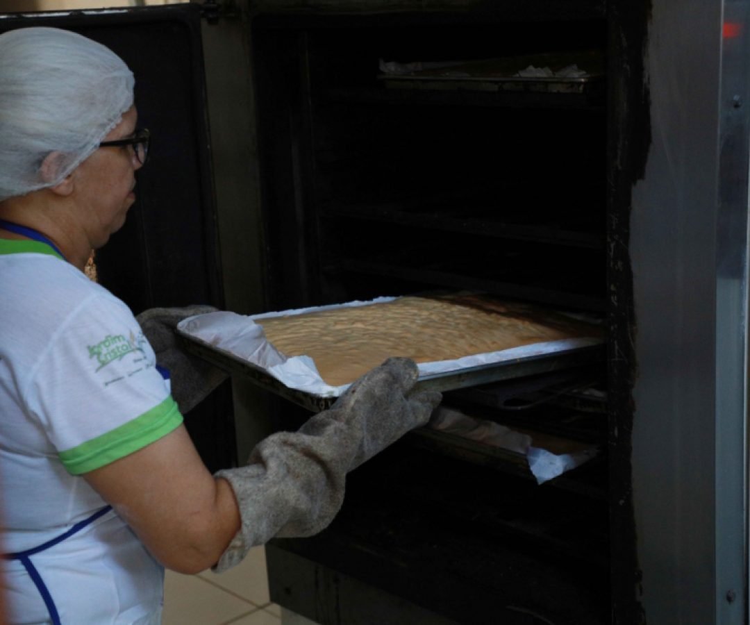 Começam preparativos do bolo gigante de quase uma tonelada para aniversário de 74 anos de Cascavel