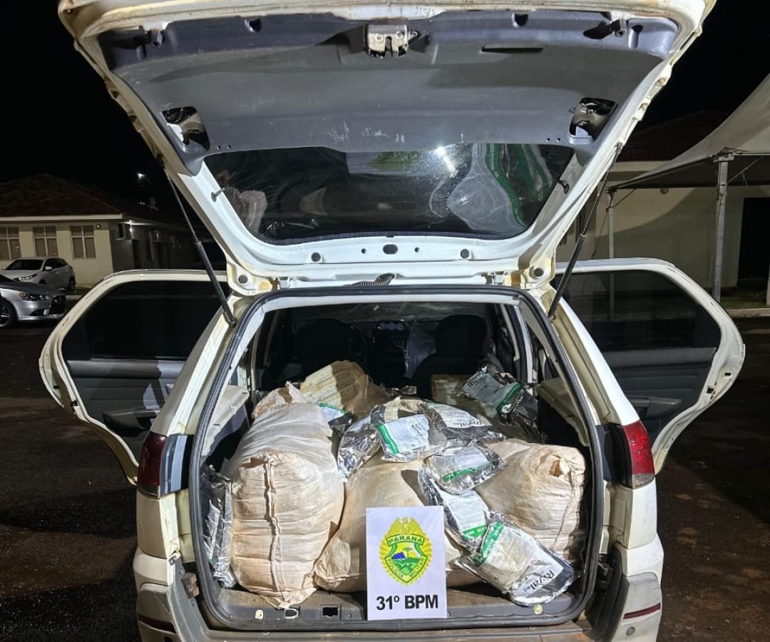 PM apreende veículo carregado com agrotóxicos contrabandeados em Assis Chateaubriand