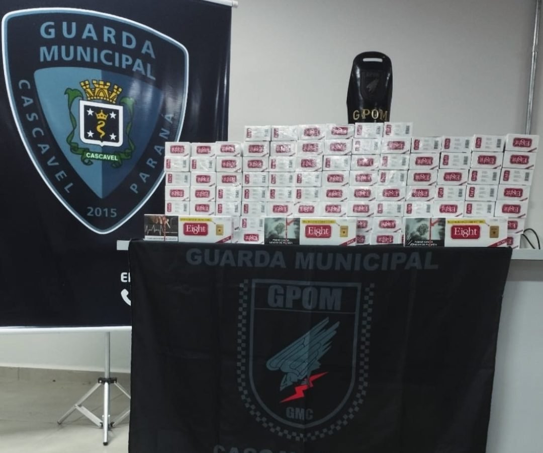 Mulher é flagrada com 100 maços de cigarro contrabandeado na rodoviária de Cascavel
