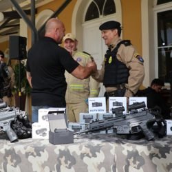 Novas viaturas, equipamentos e fuzis: Estado reforça segurança nos Campos Gerais e Centro-Sul