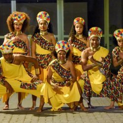 Grupo Raízes de Baobá leva ancestralidade e arte ao palco do Centro Cultural Gilberto Mayer