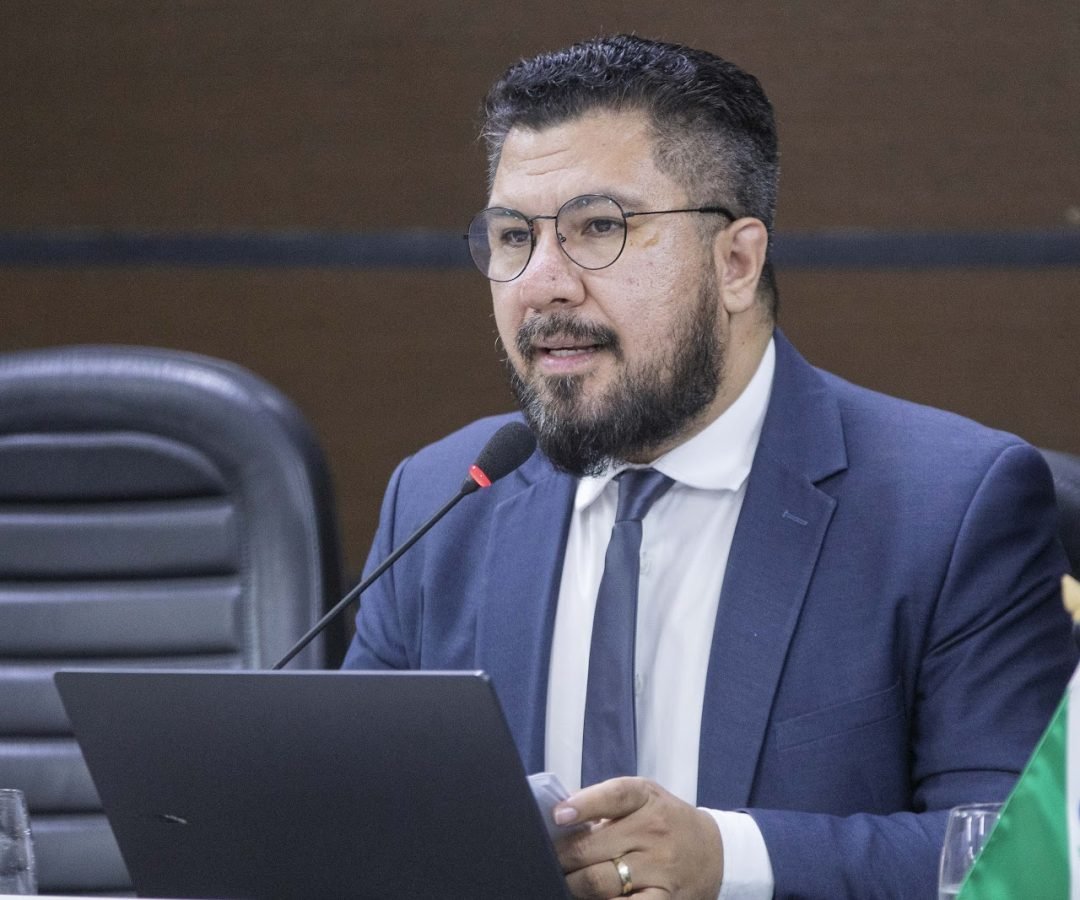 Edson Souza pede dados sobre cirurgias eletivas feitas em 2024 com emendas impositivas