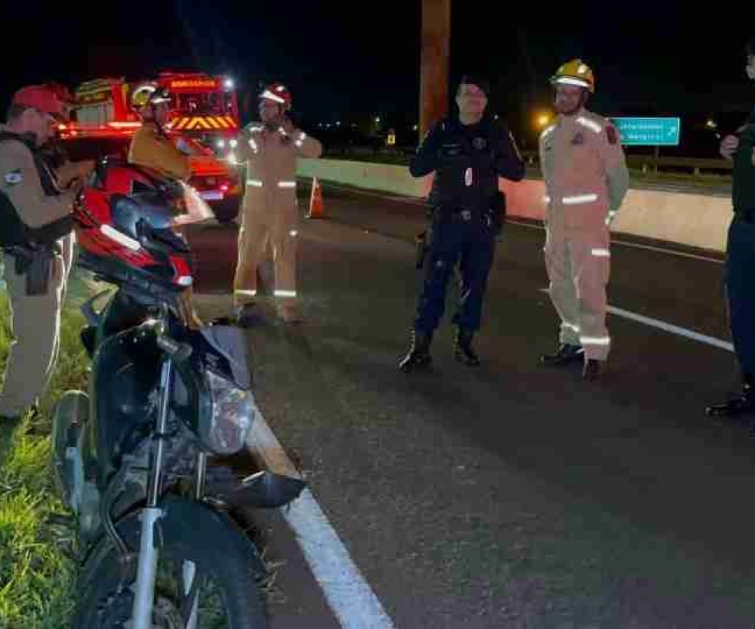 Motociclista de 31 anos fica ferido em acidente com carro na BR-467 em Cascavel - catve.com